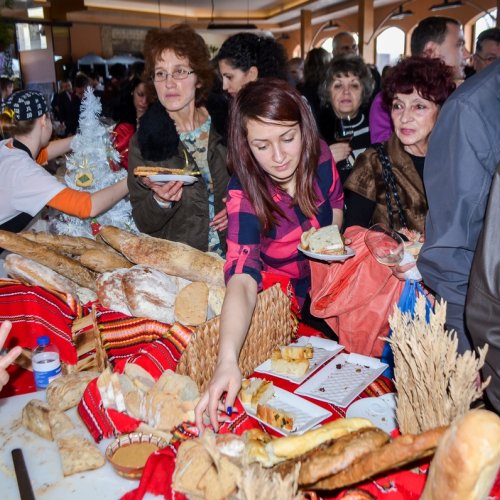 Фестивал Хляб и Вино дари 2148 лв. на деца с детска церебрална парализа