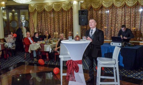 Аплодираха актьора Симеон Владов за моноспектакъла му за любовта на 14 февруари