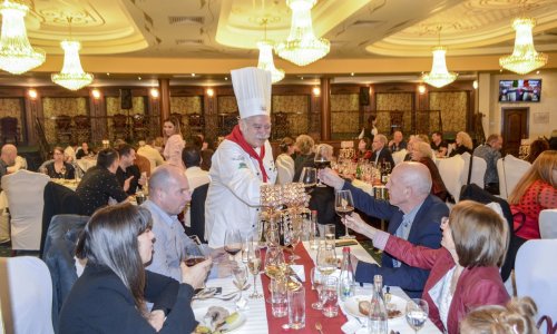 Магьосник на италианската кухня и вино събра на вечеря бизнеса на Стара Загора
